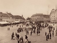 Trg bana Jelačića oko 1885. godine (Foto Ivan Standl).jpg